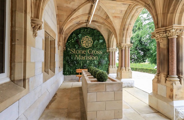 The Alfred Suite Stone Cross Mansion