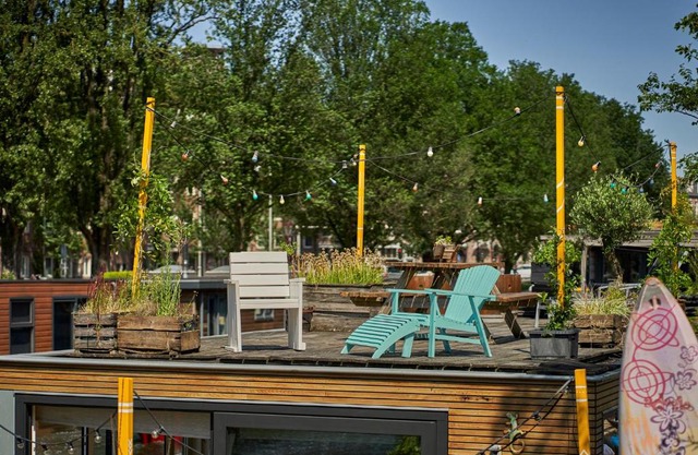 The Amsterdam Houseboat Family - de Pijp