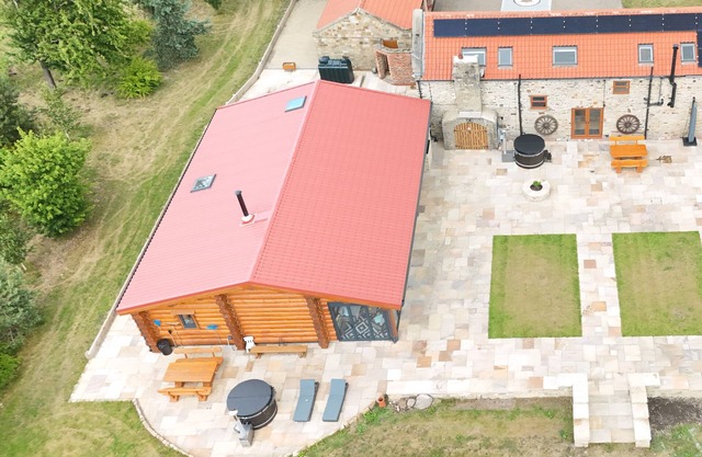 The Barn & The Log Cabin, Sleeps 12, 2 Hot Tubs