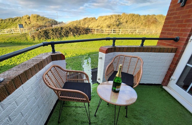 THE BEACH HOUSE, pet friendly, country holiday cottage in Prestatyn