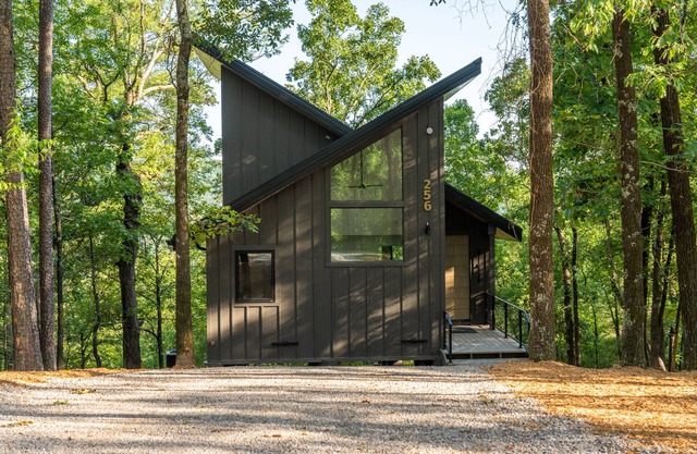 The Beaver Cabin- In the Trees Resort
