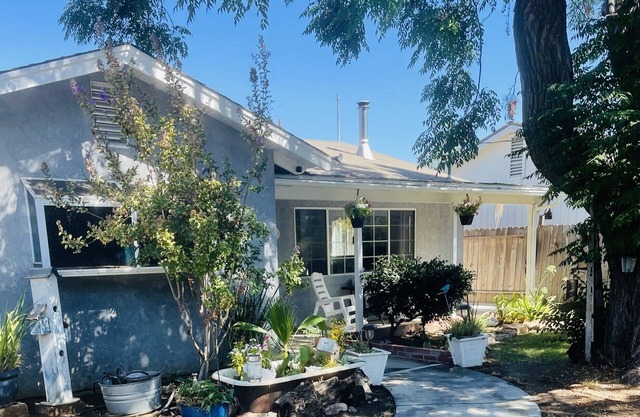 The Bluebird House Near Wineries Historic Downtown Murrieta