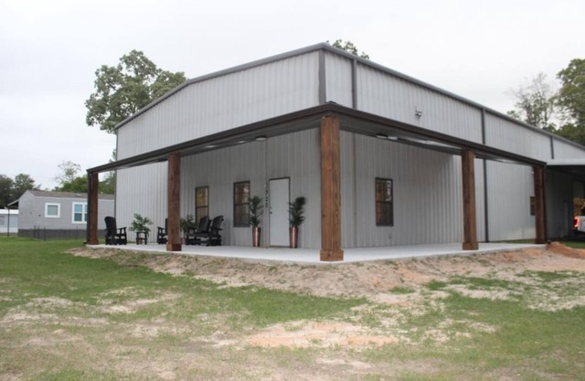 The BooneDocks Lodge in Toledo Bend. Come Experience spacious living.