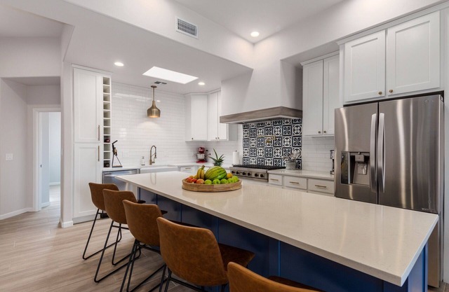 The Lomas Summary: We