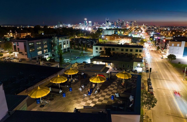 The Carter 402 by Avantstay Mins to Downtown