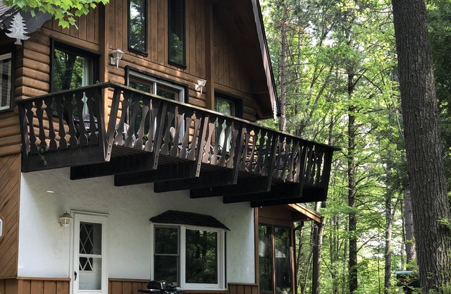 The Chalet at Jay es un acogedor refugio en las montañas Adirondack.