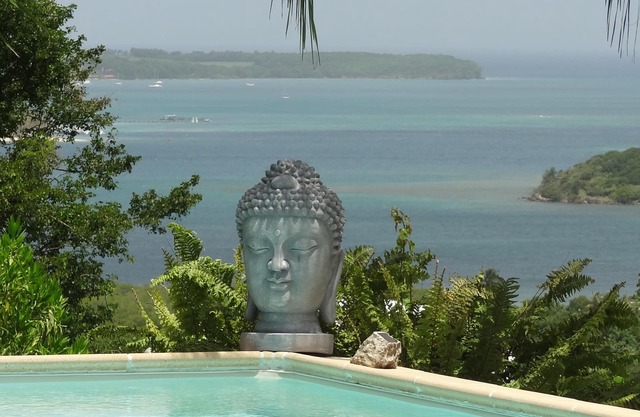 La encantadora Villa Coco **** y su bungalow con magníficas vistas al mar.