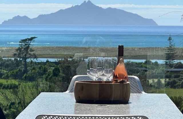 The Chocolate Box - Waipu Cove Holiday Home