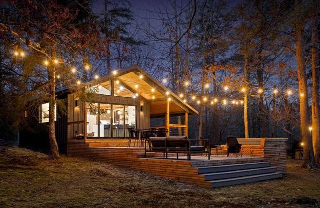 The Coalmont: Waterfront Tiny-Home Cabin Retreat