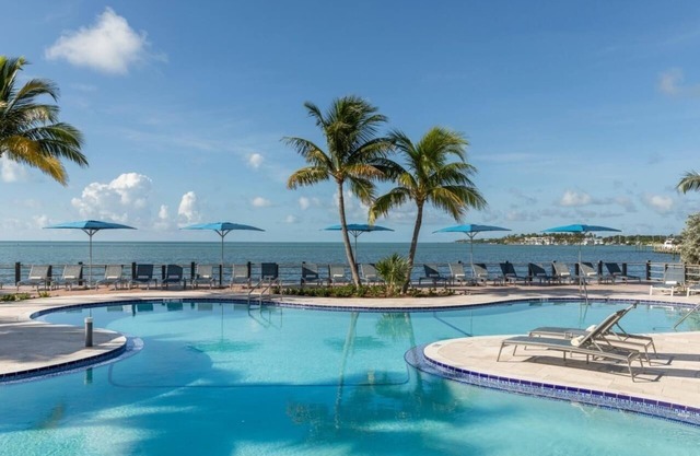 The Cove, Age 21 Plus, Guest room, 1 King, Ocean view, Balcony