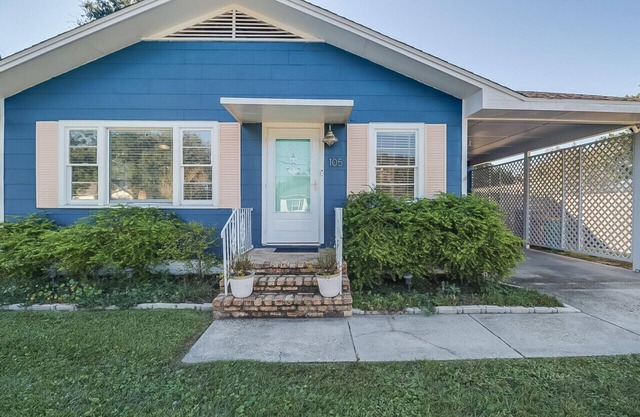 The Cozy Blue Cottage