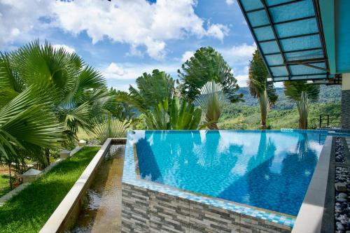 The Diamond Villa, Pool & Jacuzzi with Panoramic Views