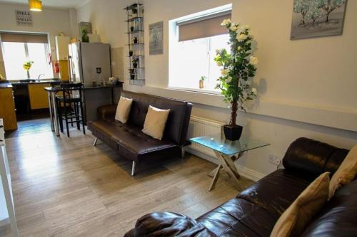 The Dock, 2 bedrooms sleeps 5 long stays welcome