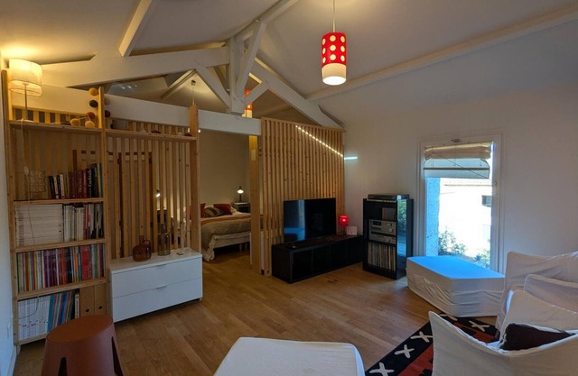 Alquiler vacacional con terraza privada, WIFI, se admiten mascotas, carga eléctrica en Rivières