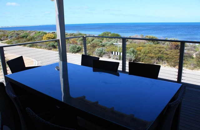The Esplanade - Gran casa de vacaciones moderna con espectaculares vistas al mar