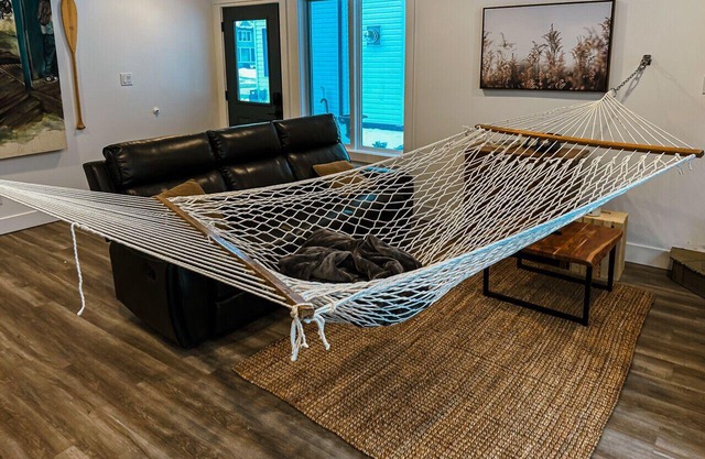 Peaceful Ski Golf Spa Patio sleeps 6. Hang out in hammock
