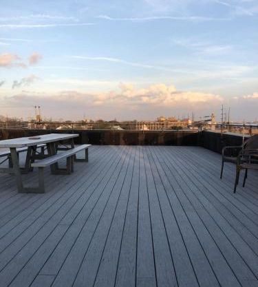 The Frenchman 2bed - 2 bath