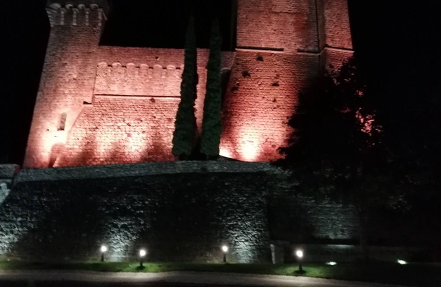 La plaza de la fruta. MONTAJE AMIATA Piancastagnaio