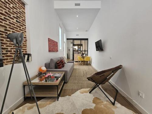 The Gabriels con terraza