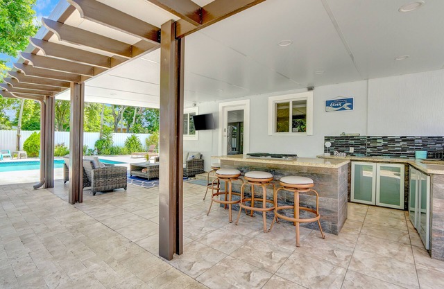 The Gardens: Luxe, Pool, Mins to Hard Rock Stadium