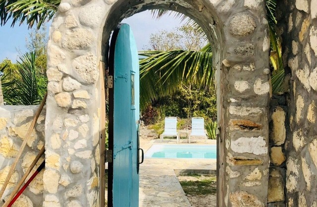 FRENTE AL MAR, PISCINA PRIVADA, INCREÍBLE SNORKELING (NO AFECTADO POR EL HURACÁN)