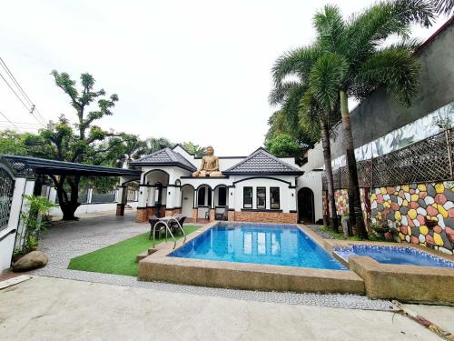 The Golden Buddha Villa