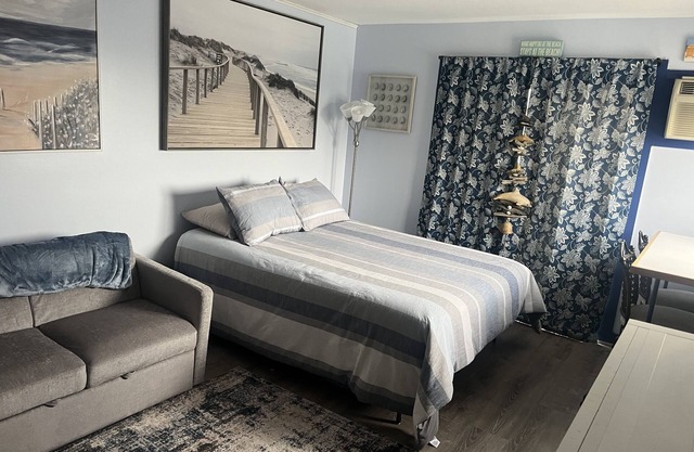 The Great Escape II. Newly renovated and beautiful Unit on Hampton Beach.