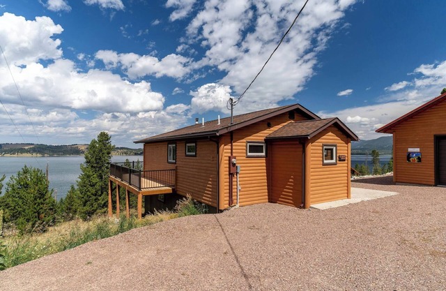 The Grizzly Den at Georgetown