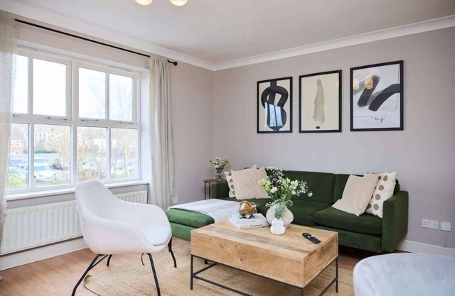 The Guildford Getaway - 3BDR with Garden