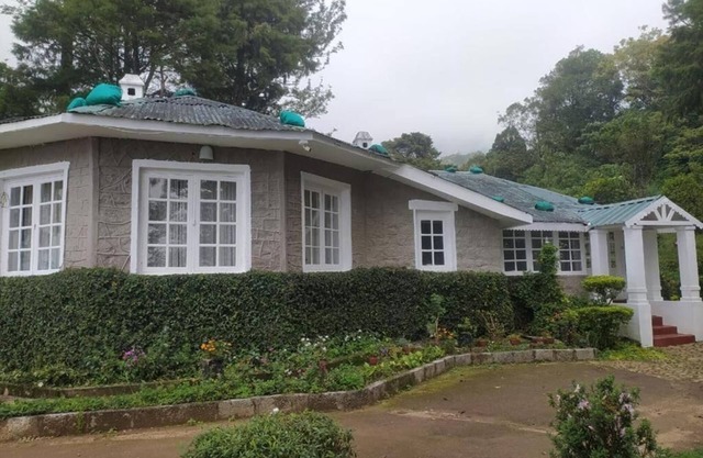 The Gundumalai Bungalow, Munnar : Deluxe Villa