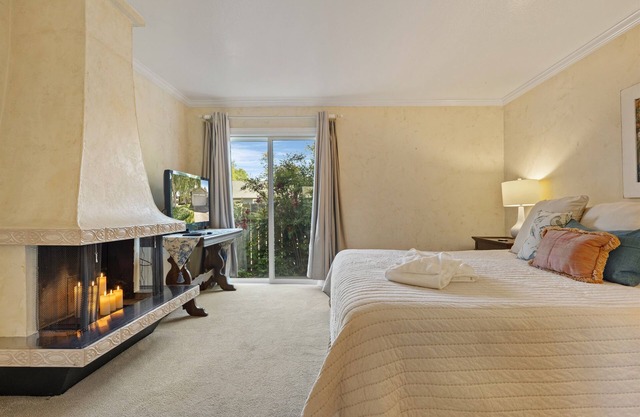 The Happy Hamlet | Great location, Cozy Home!