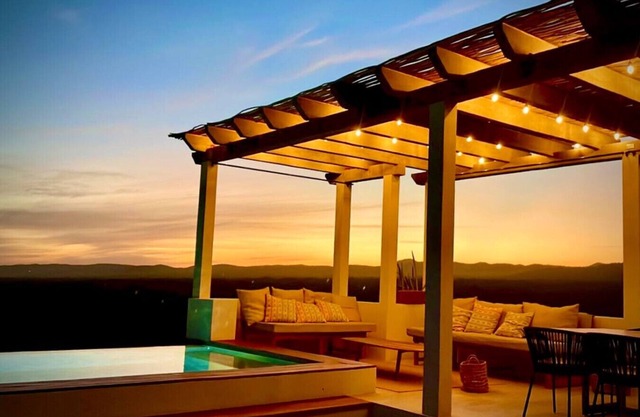 The Hideaway Loft @ New Seaside VillaSurf-Relax