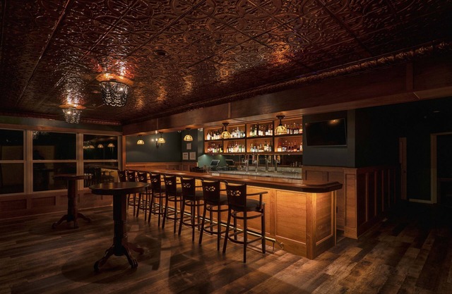 The Inn of Lake George