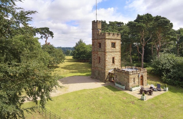 The Knoll Tower es una casa de vacaciones única en su clase construida a fines del siglo XIX.