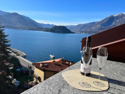 The Lake Suite Fiumelatte - Lake front apartment
