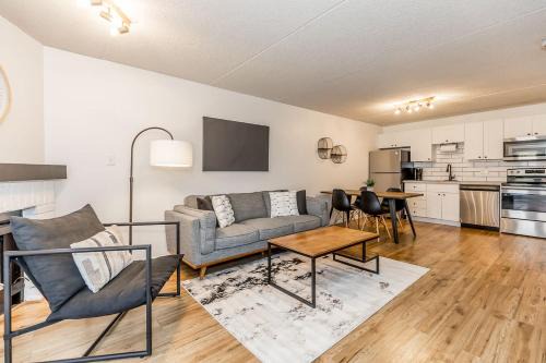 The Landing Pad - Condo in Collingwood