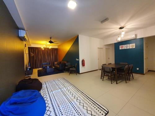 The Landmark by Katana 3BR to 4BR Luxury Seaview Landmark Homestay at Gurney 15-16pax 无敌海景套房