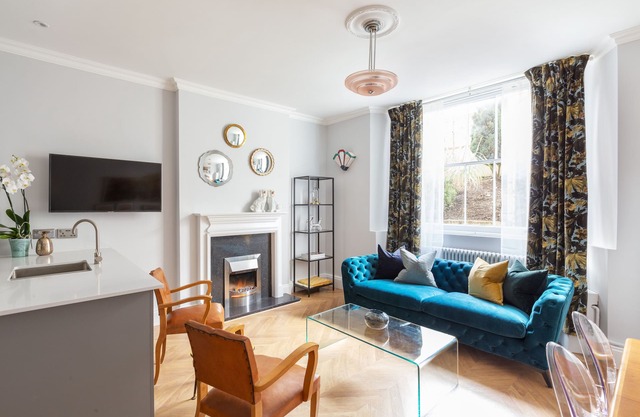 The Lempicka – 2 Bedroom Flat and Garden in Notting Hill