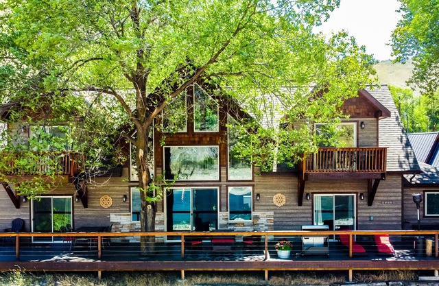 The Lodge at Big Eddy en el río Salmon principal