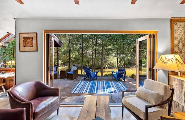 The Lodge On The Carmel River