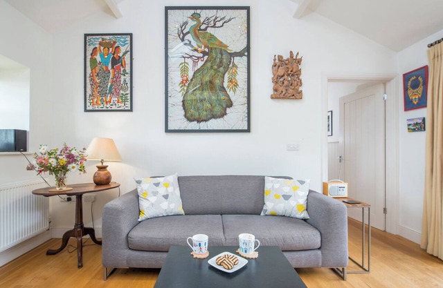 The Longhouse, holiday home Amroth, Sleeps 2, 1 bedrooms, bathrooms