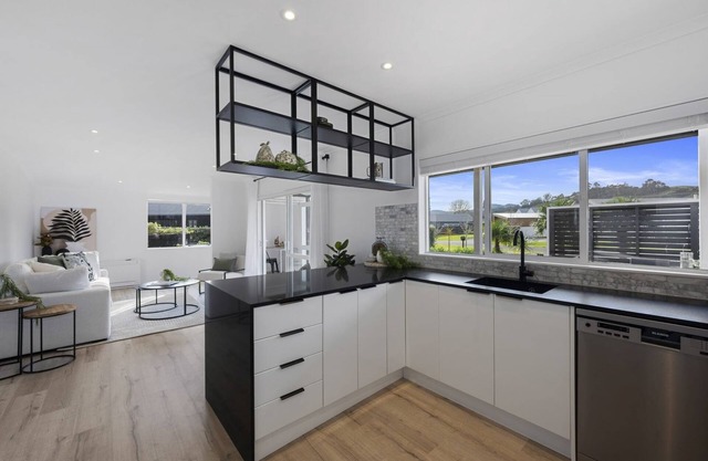 The Love Shack - Matakana Holiday Home