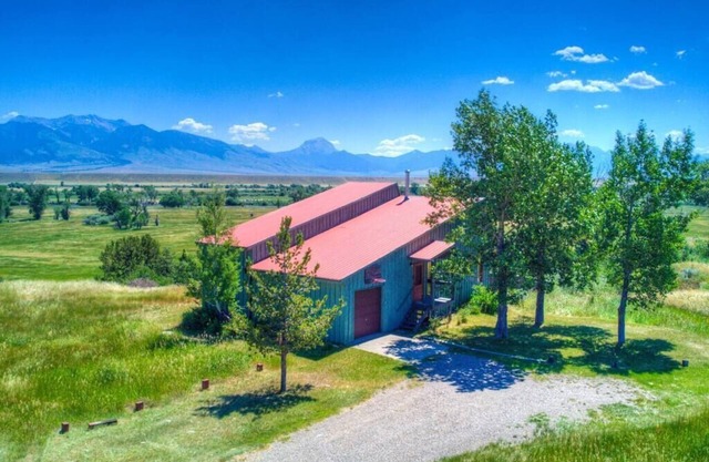 The Madison River Overlook Cabin