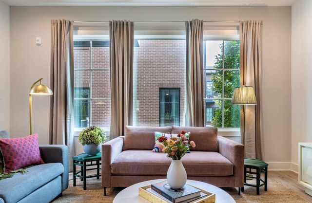 The Magnolia #8 by AvantStay | Downtown + Balcony