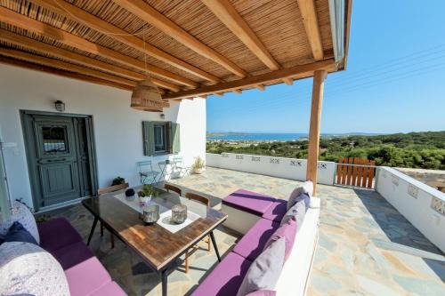 The old barn, Naousa Paros