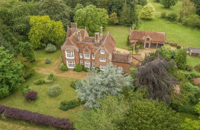 The Old Rectory y Coach House son casas rurales de vacaciones situadas en su propio parque.