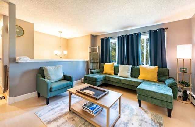 The Palomino Retreat Of North Pole