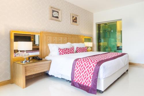 The Par Phuket Hotel