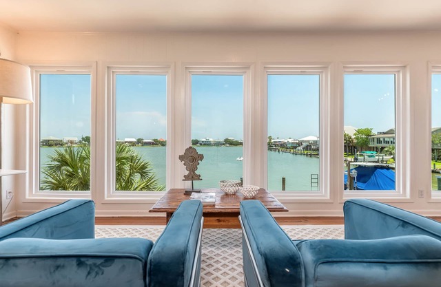 The Pearl | Fall openings. Easy walk to gulf beach