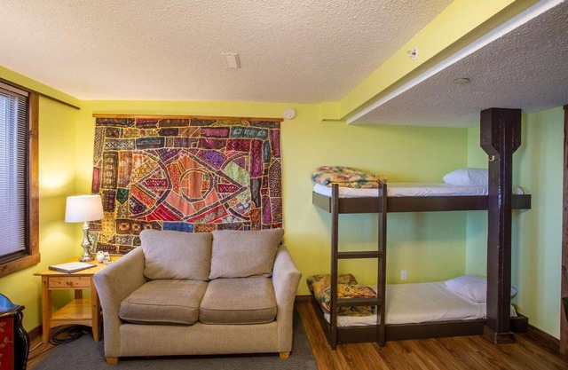 The Pinnacles Suites & Townhomes